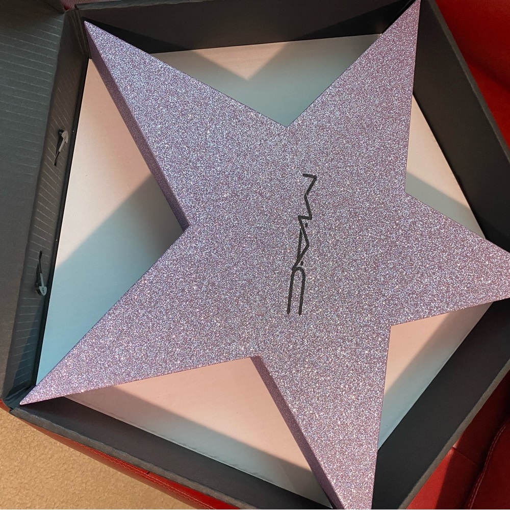 MAC Advent Star Calendar NWT